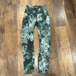 Lululemon Align 25" with pockets. Size 4